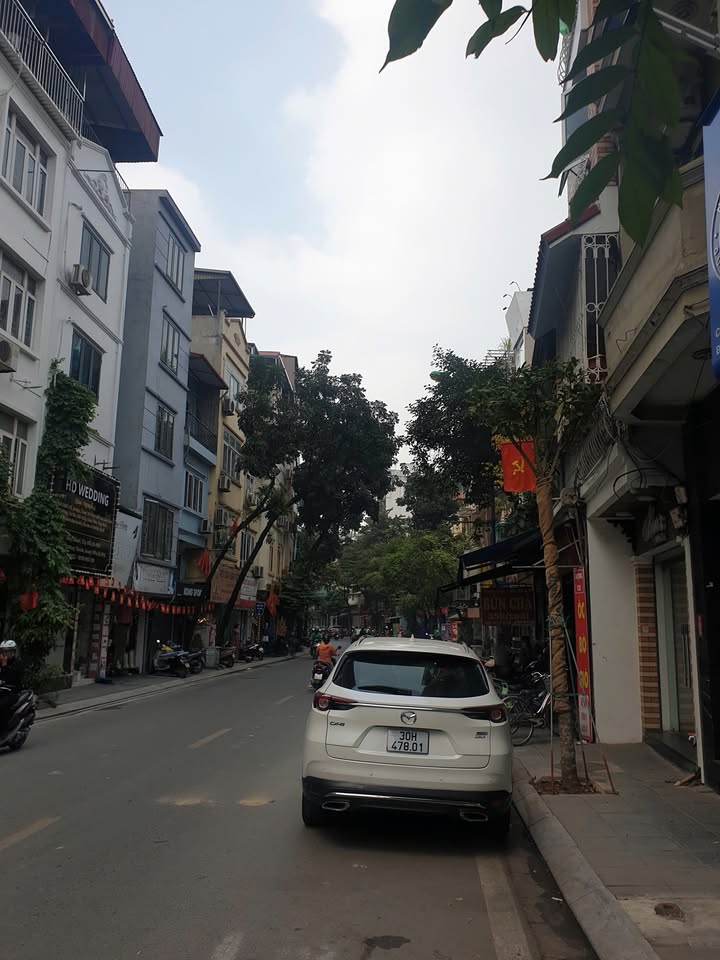 Nhà 5 tầng phân lô Duy Tân 65m² giá 30 tỷ - Đầu tư sinh lời tuyệt vời!