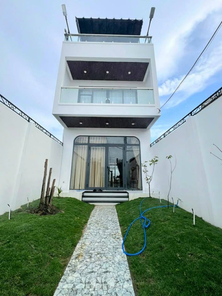 Bán nhà 2 mặt tiền Vĩnh Ngọc 102,2m² giá 6,6 tỷ - Phù hợp kinh doanh văn phòng!