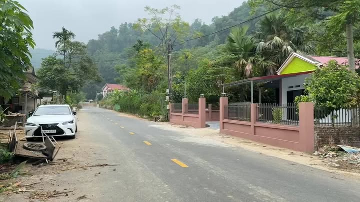 Nhà riêng Huyện Hạ Hòa 800m² giá 1.8 tỷ - Pháp lý rõ ràng, công chứng ngay!