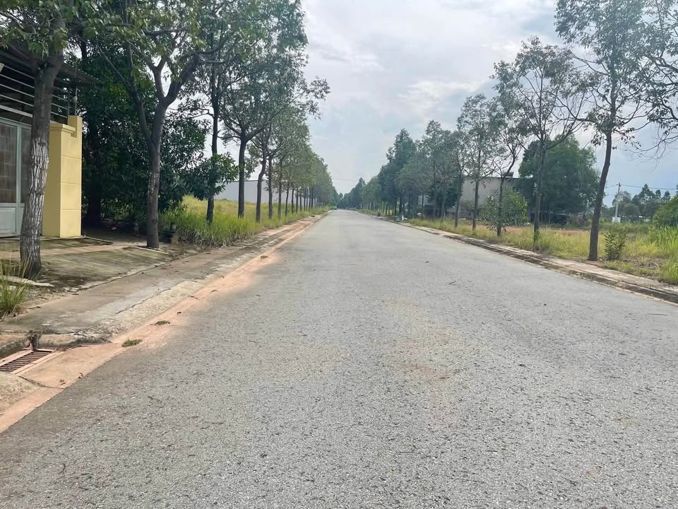 Đất nền Tân Thới Hòa, 150m² giá 1.6 tỷ - Đường nhựa thông thoáng!
