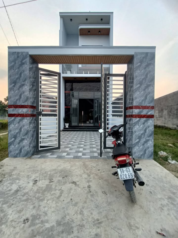 Nhà mới 2 tầng tại Xã Mỹ Hạnh, Đức Hòa, Long An - Chỉ 2.38 tỷ - Sổ hồng riêng!