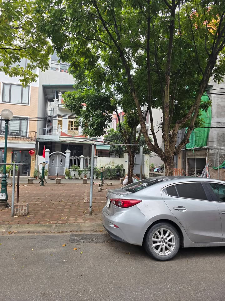 Đất nền Thượng Thanh 73.5m² giá 1X tỷ - Cơ hội vàng cho nhà đầu tư!