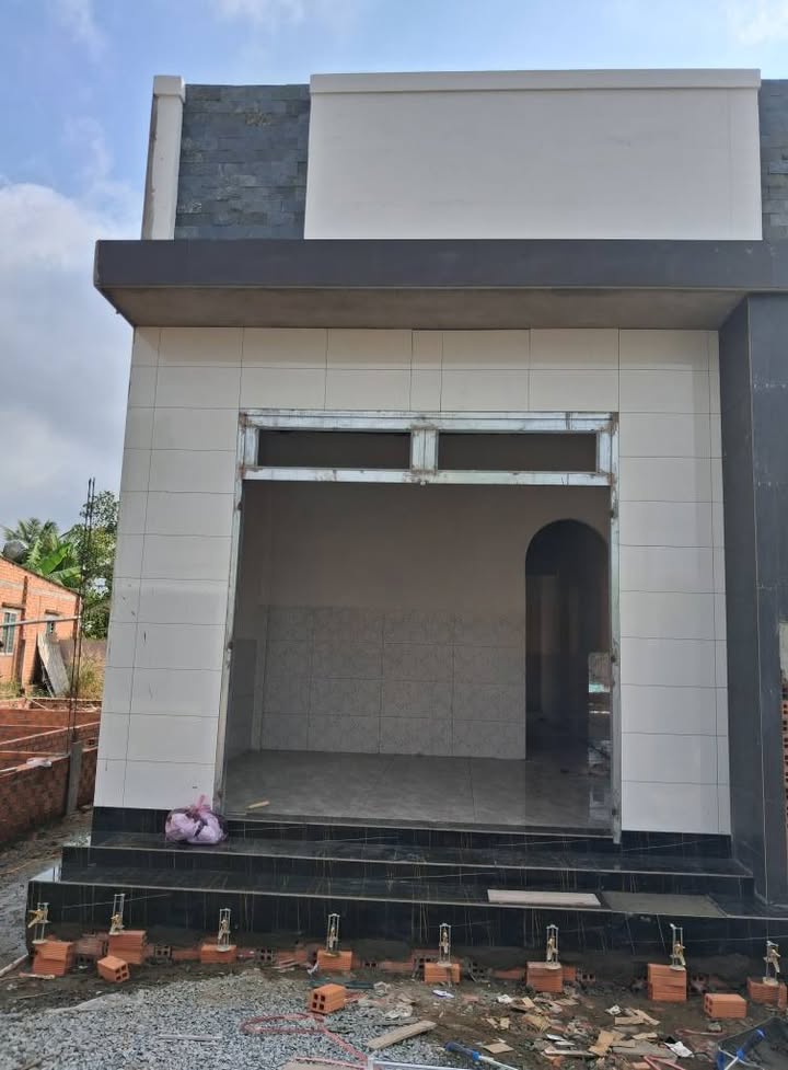 Nhà phố Phường Long Hoa, Thị xã Hòa Thành 140m² - Chính chủ, sẵn sàng vào ở!