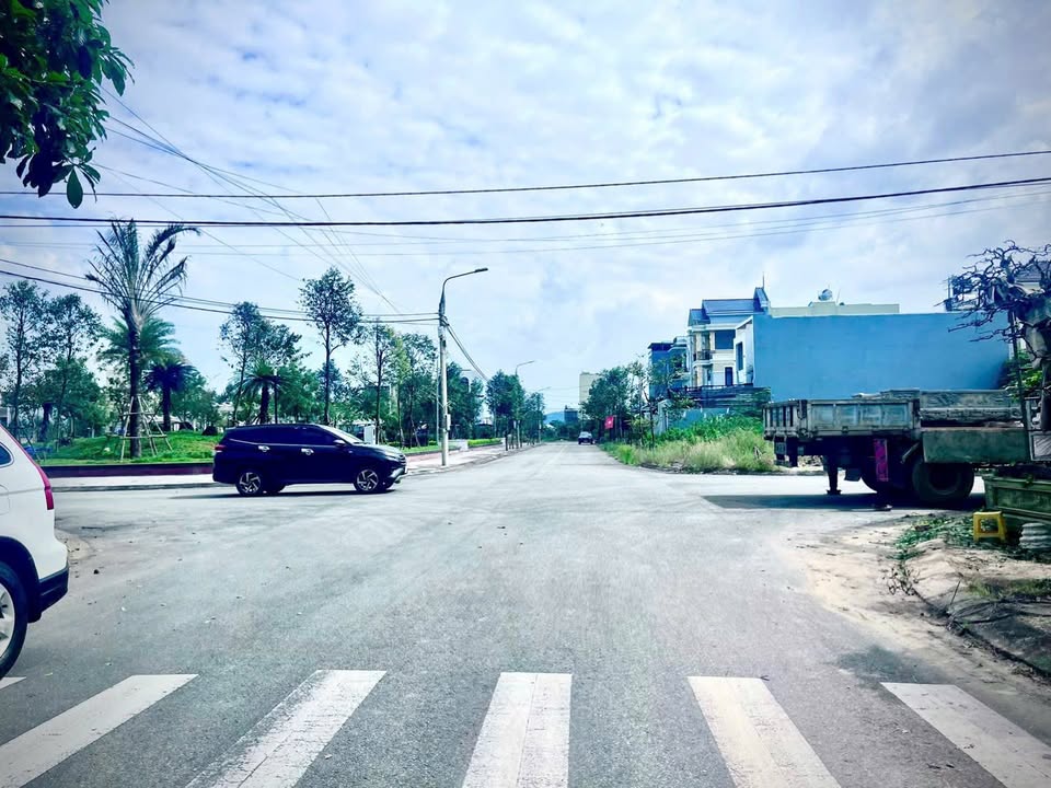 Đất nền Khu dân cư Thạch Bích, 100m², giá 1.6 tỷ - Cơ hội đầu tư hấp dẫn!