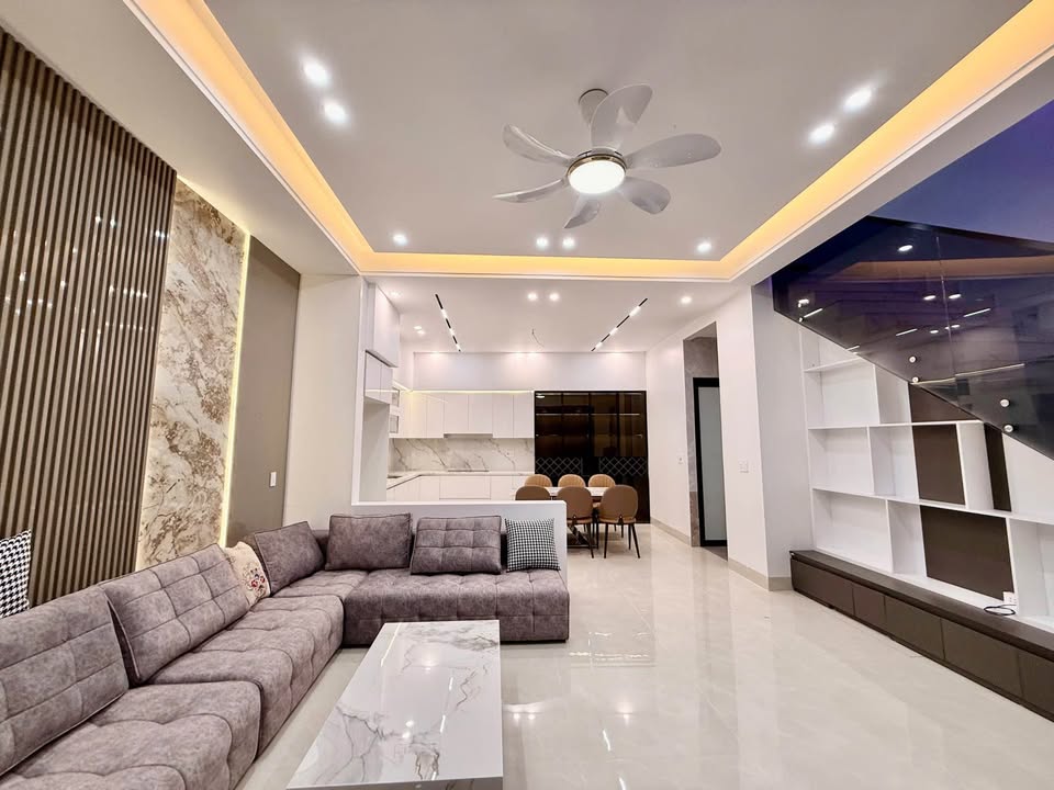 Nhà 3 tầng Phường Vĩnh Trại 76m² giá 3 tỷ - Nhà mới tinh, ô tô đỗ cửa!