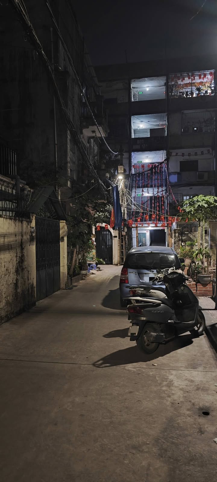 Nhà tập thể 120m² phố Quỳnh Mai, kinh doanh sầm uất - Giá chỉ 6.75 tỷ