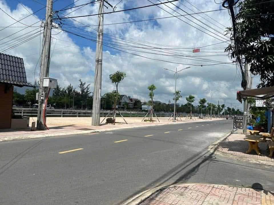 Đất 2 mặt tiền Nguyễn Thái Học, TP Gò Công, 130m² - Kinh doanh sầm uất!