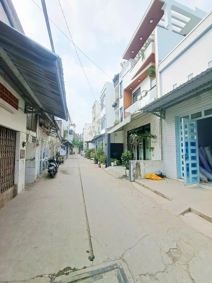 Đất nền Quận Tân Phú 92m² giá 5.95 tỷ - Xây dựng tự do!