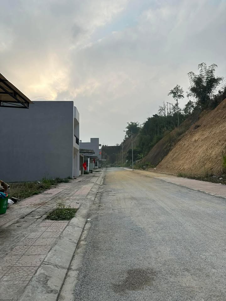 Đất thổ cư 100m² tại phường Sông Cầu, Bắc Kạn - Giá chỉ 700 triệu!