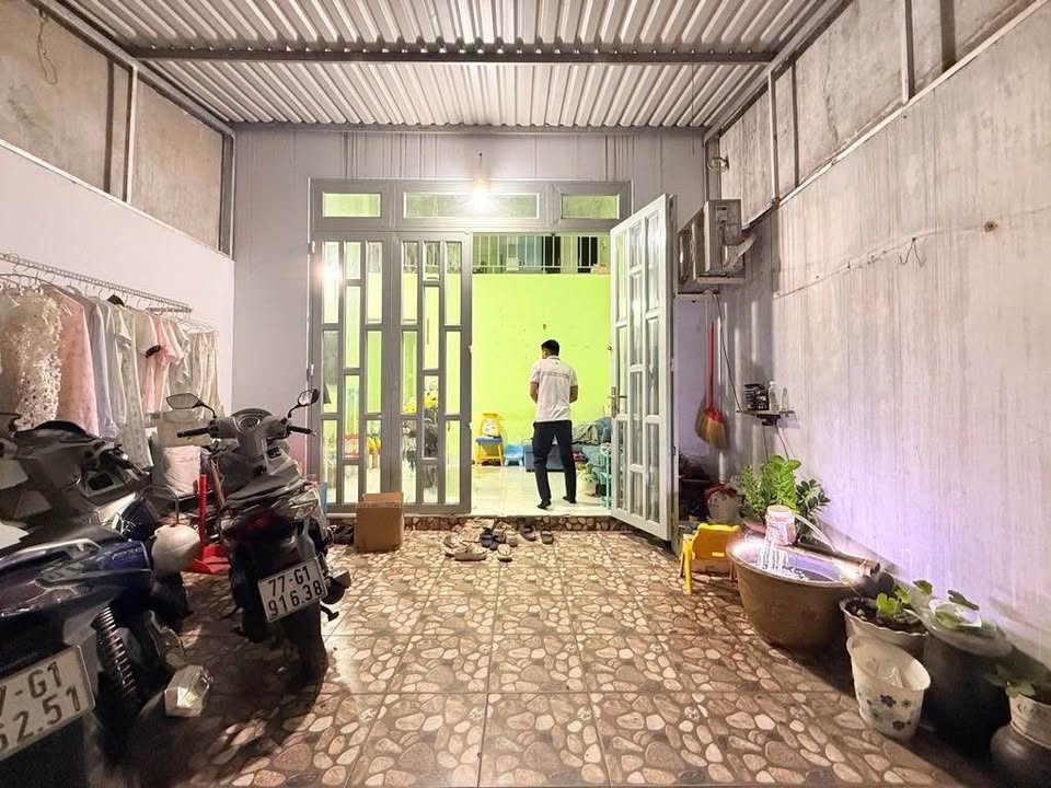 Nhà bán Quận 12 62m² giá 3.35 tỷ - Gần KDC An Sương, đầy đủ tiện ích!