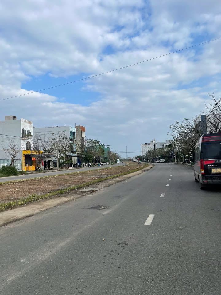 Nhà mặt phố Hải Châu Đà Nẵng 60m² giá 8.2 tỷ - Đầu tư lý tưởng!