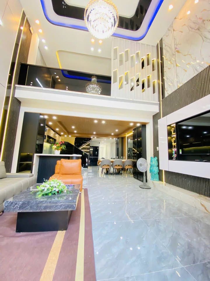 Nhà 3 tầng Hòa Xuân, 100m² giá 9.5 tỷ - Đẳng cấp sống bền vững!