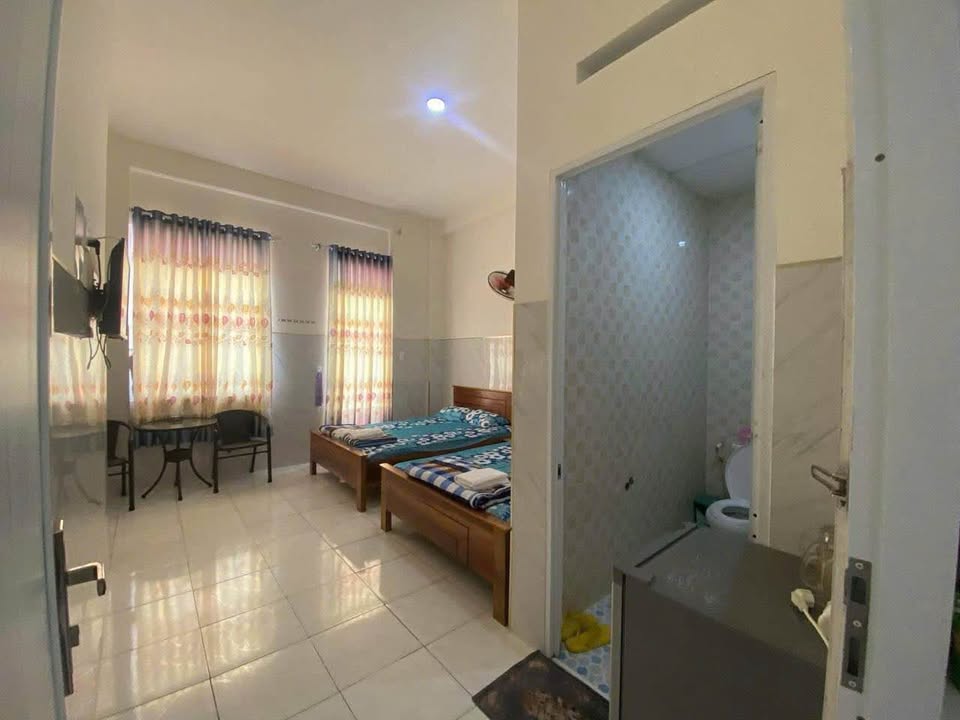 Khách sạn Mới Mặt Tiền Lê Đại Hành 100m² Giá 6.5 Tỷ - Kinh Doanh Hiệu Quả!