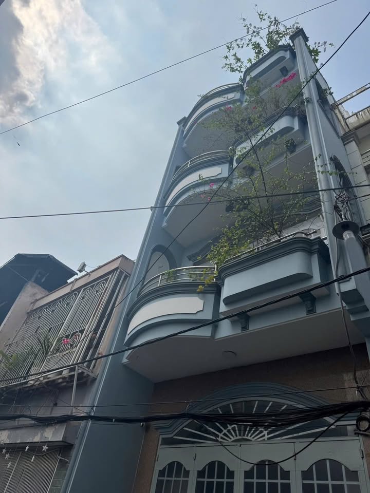 Nhà mặt tiền đường Tân Hương, Tân Phú 64m² giá 9.75 tỷ - Vị trí đắc địa, kết cấu kiên cố