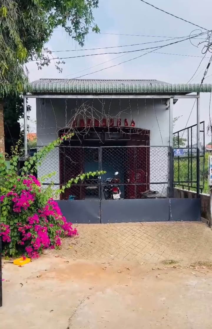 Nhà riêng tại KP Làng 3, Phường Tiến Thành 135m² giá chỉ 7xx triệu - Nở hậu lý tưởng!