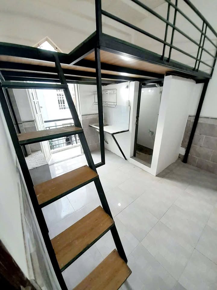 Phòng cho thuê tại Tân Kỳ Tân Quý, Quận Tân Phú - Giá 3.3 triệu, Ban công thoáng mát!