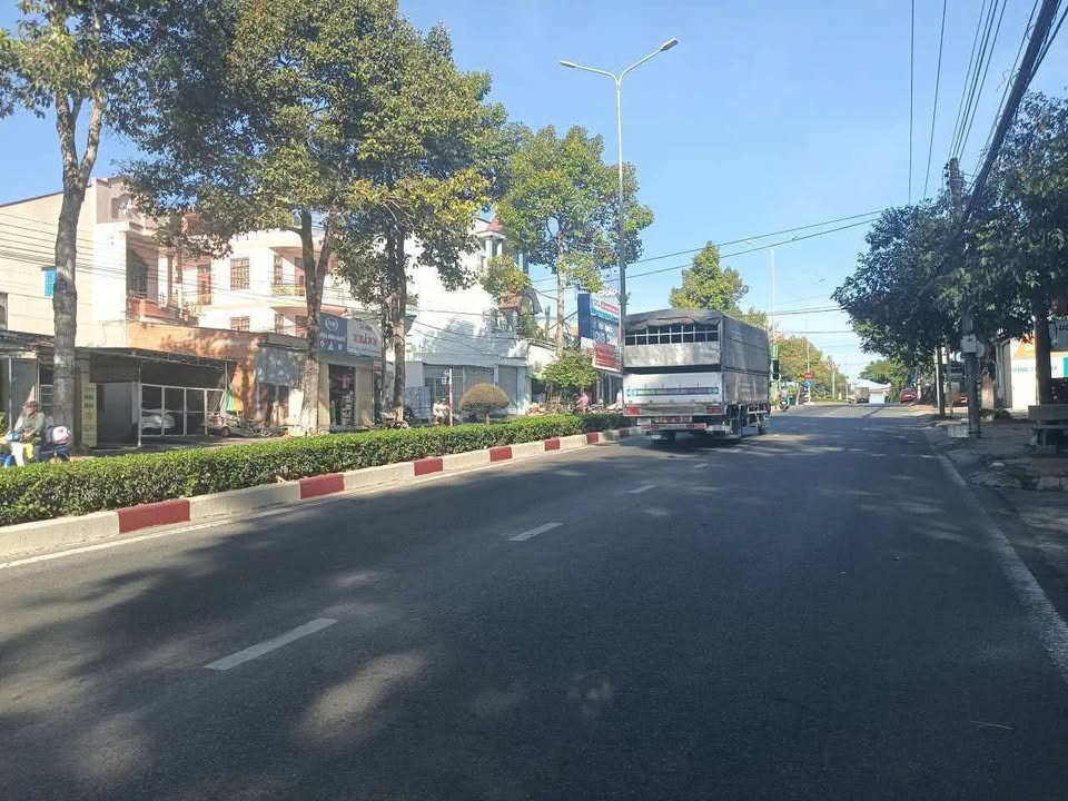 Lô đất mặt tiền đường Thống Nhất, La Gi 373m² - Cơ hội đầu tư tuyệt vời!