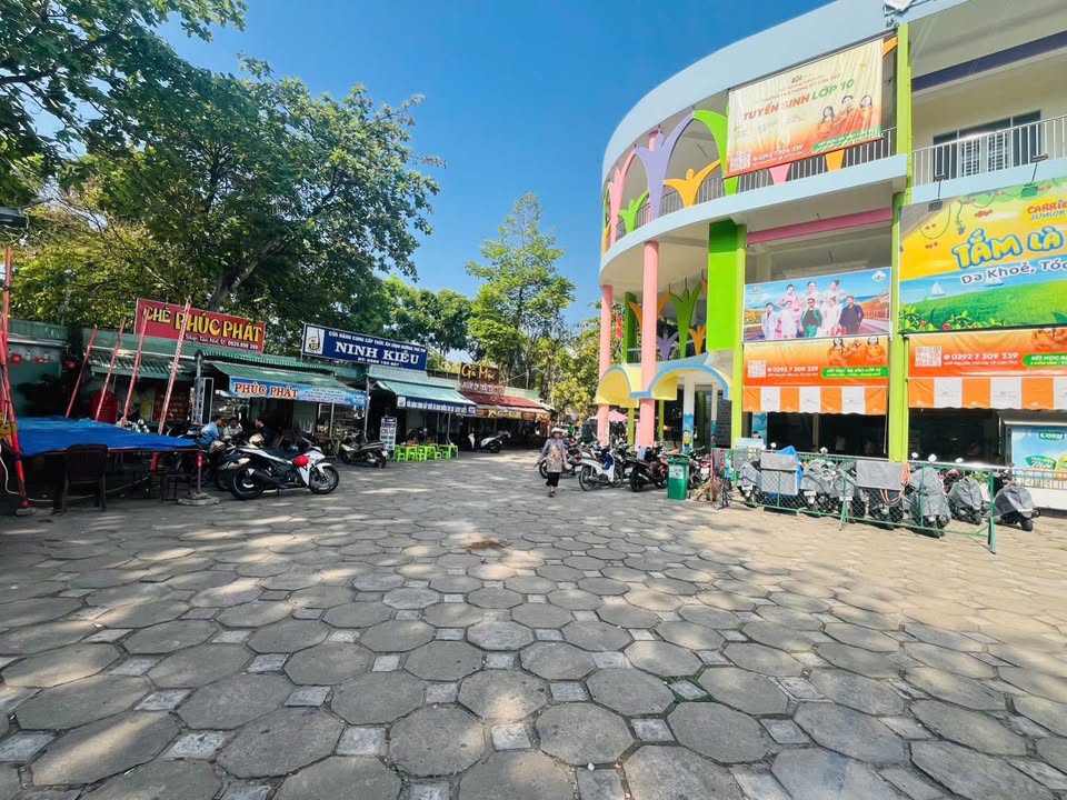 Cho thuê kiot kinh doanh tại Nhà Văn Hóa Thiếu Nhi Cần Thơ 28m² chỉ 2.5 triệu/tháng - Lượng khách đông đúc!