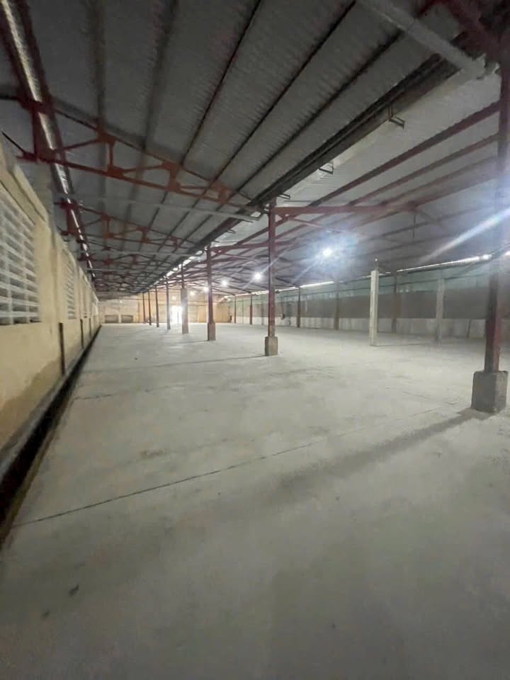 Kho xưởng Trà Nóc 2300m² giá 92 triệu/tháng - Phù hợp sản xuất, logistic!