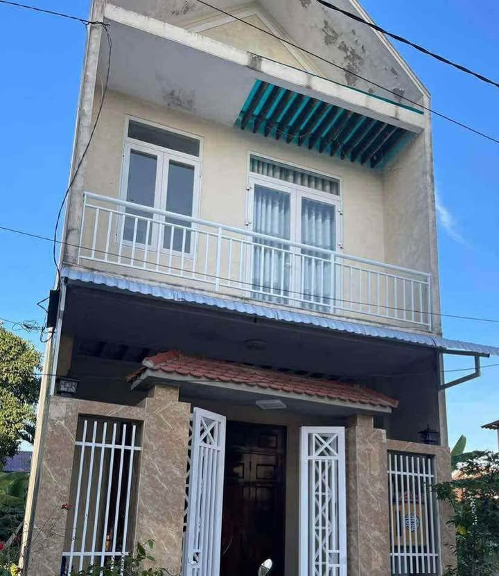 Nhà phố Hoàng Quốc Việt, Huế 82.2m² giá 3.5 tỷ - Vị trí trung tâm, tiện nghi đầy đủ!