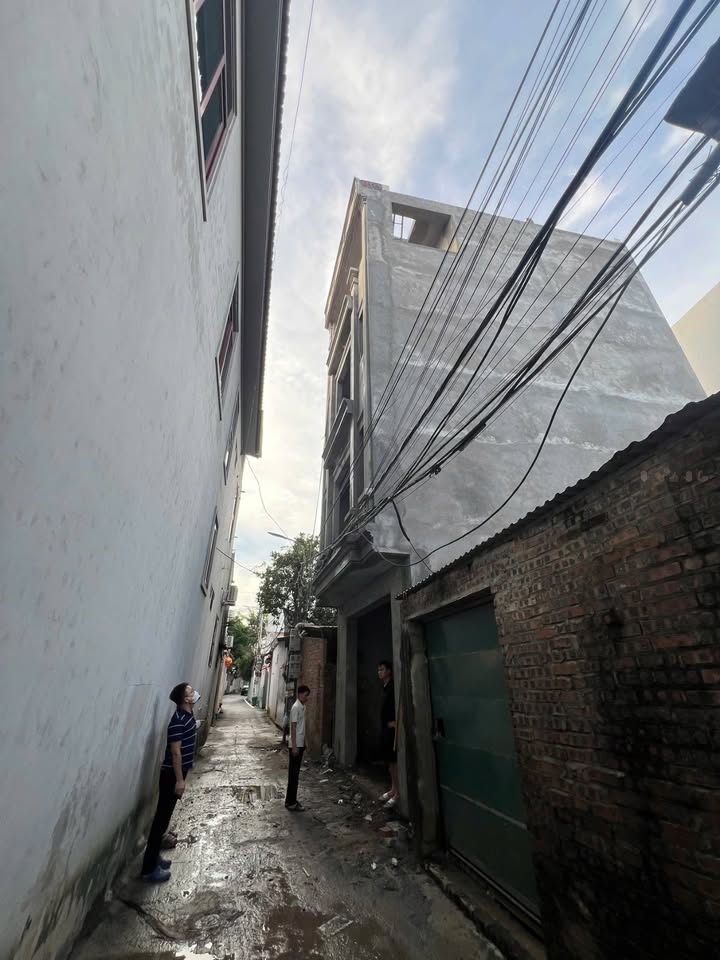 Nhà 4 tầng tại Đông La 34m² giá 4 tỷ - Thiết kế thông minh, ô tô đỗ cửa!