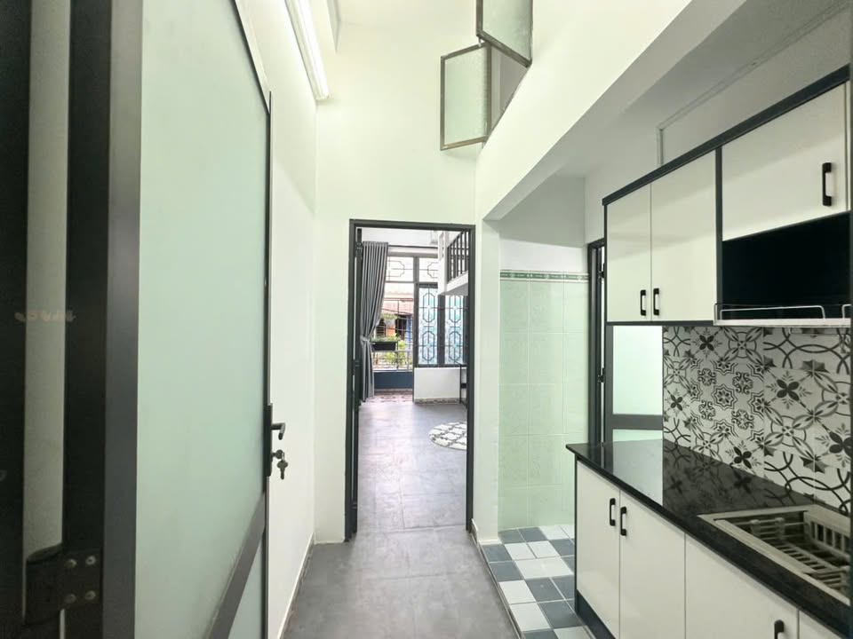 Phòng cho thuê tại 86 Diên Hồng, Bình Thạnh - Ban công thoáng đãng, sẵn sàng vào ở!