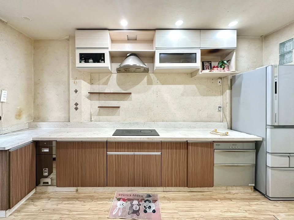 Nhà phố Bến Thành, Quận 1 - 40m² giá 9.9 tỷ - Đầu tư sinh lời cao!