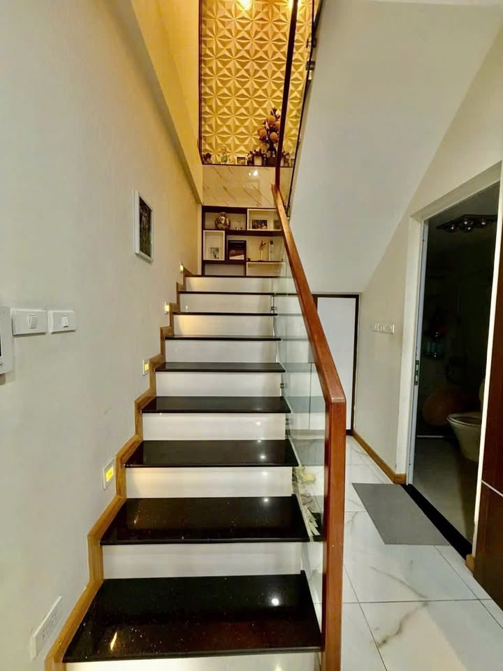 Căn hộ Duplex A3 Phường Dịch Vọng Hậu 102m² giá 11.6 tỷ - View biệt thự triệu đô!