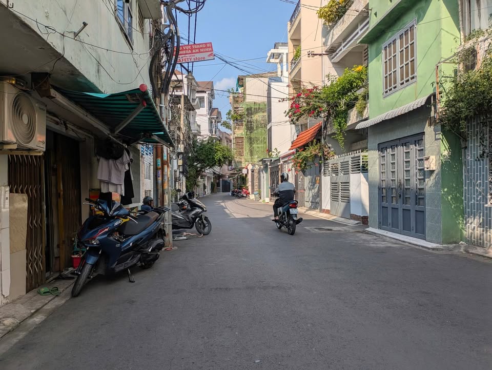 Nhà 2 mặt hẻm ô tô Nguyễn Kiệm, Phú Nhuận 61m² chỉ 8 tỷ - Cơ hội hiếm có!