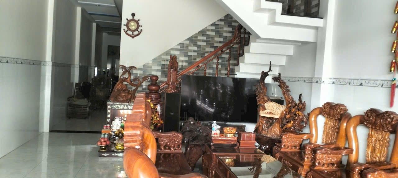 Nhà mặt đường Quang Trung Hoài Tân 125m² - Kinh doanh thuận lợi!