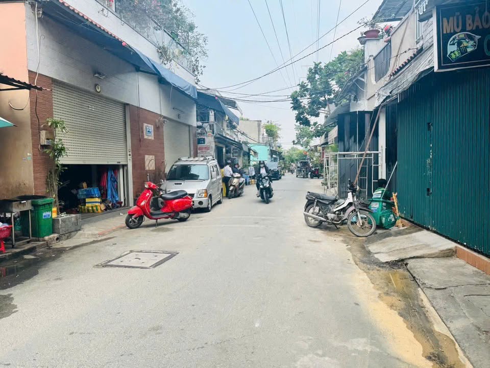 Bán gấp nhà góc 2 mặt tiền đường số 18D, Bình Hưng Hoà A, 160m², giá 8,5 tỷ - Đầu tư sinh lời hấp dẫn!