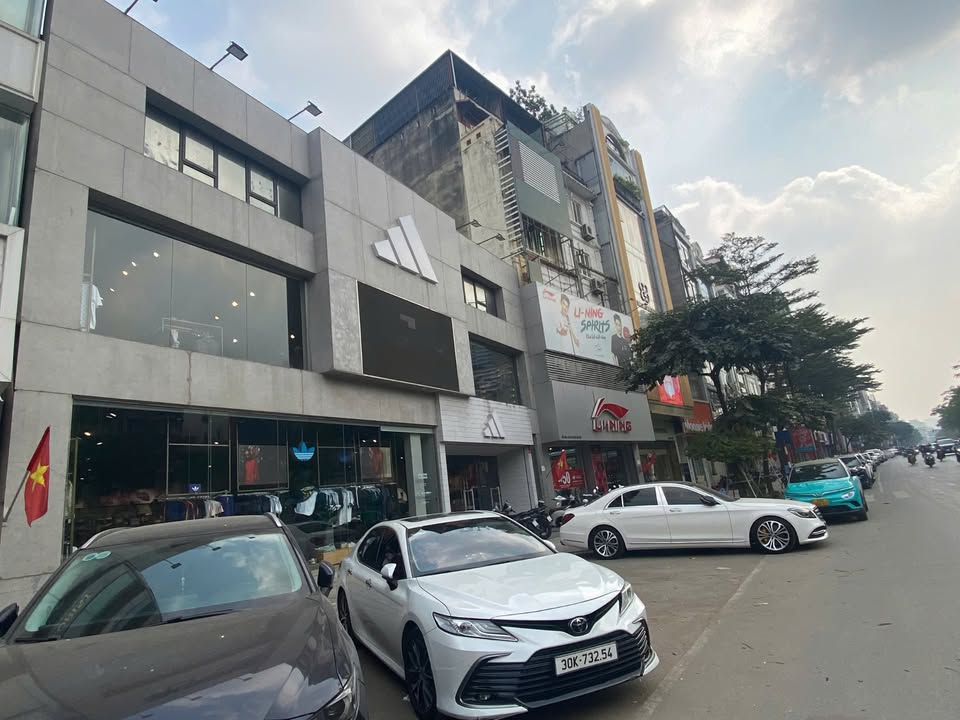 Mặt phố Xã Đàn, Đống Đa, 120m² giá 85 tỷ - Vị trí kinh doanh đắc địa!