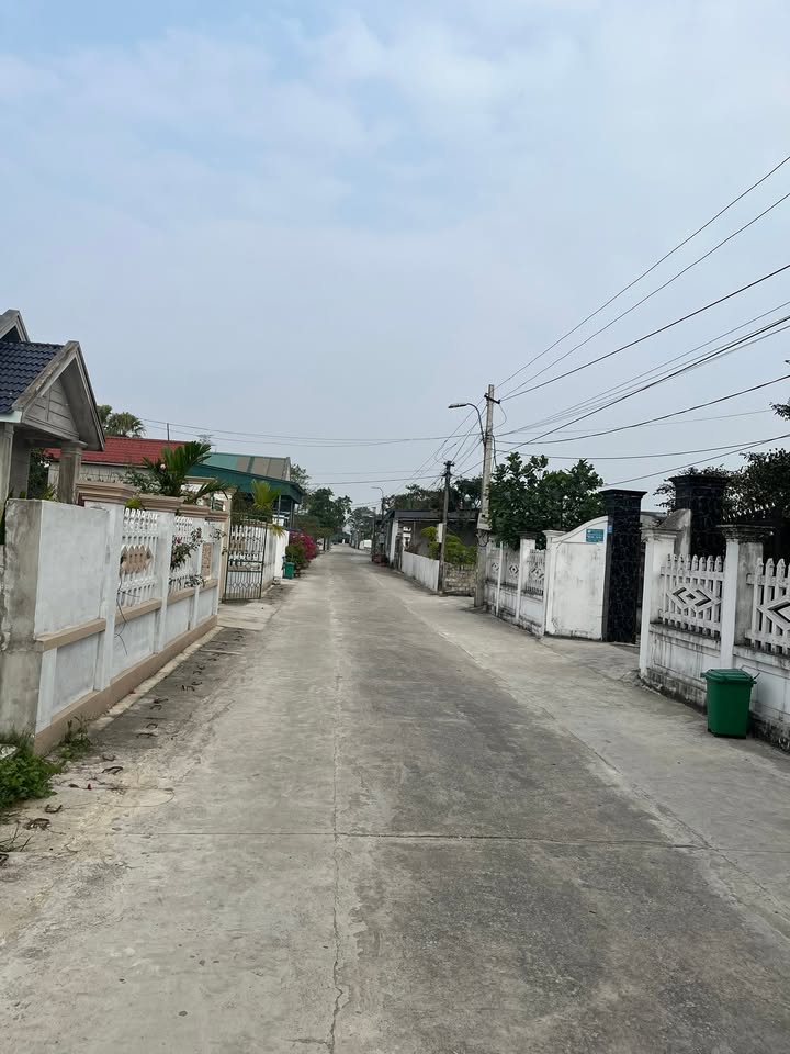 Đất nền Quảng Yên 129,9m² chỉ 650 triệu - Đường đẹp, dân cư đông đúc!