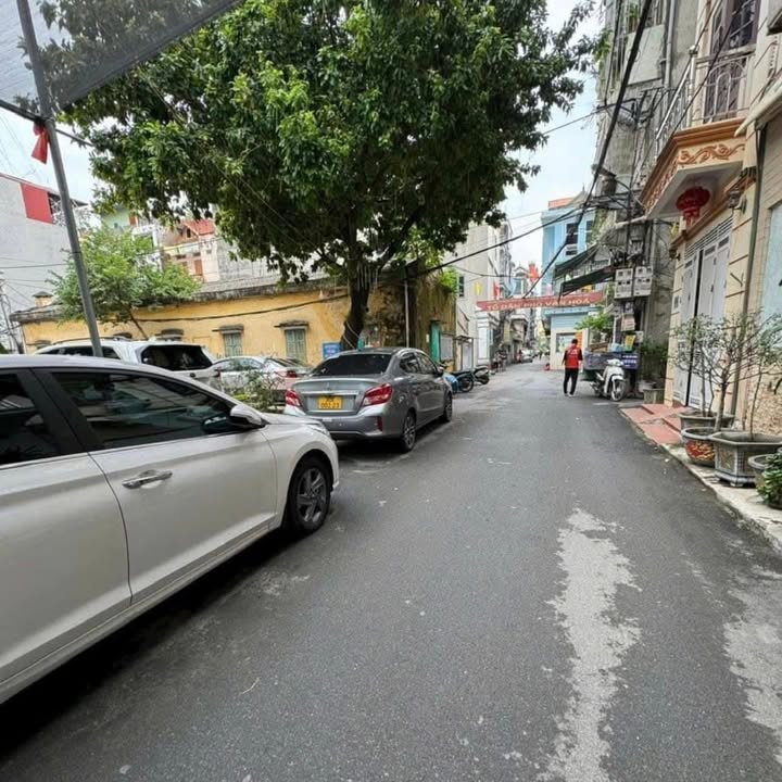 Nhà Liên Mạc 50m² giá 5.6 tỷ - Căn góc thoáng mát, ô tô đỗ cửa!