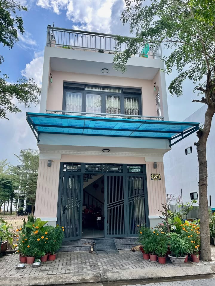 Nhà phố đường 5B Tây Sông Hậu, Mỹ Quý, 80m² giá 3 tỷ - Bán gấp!