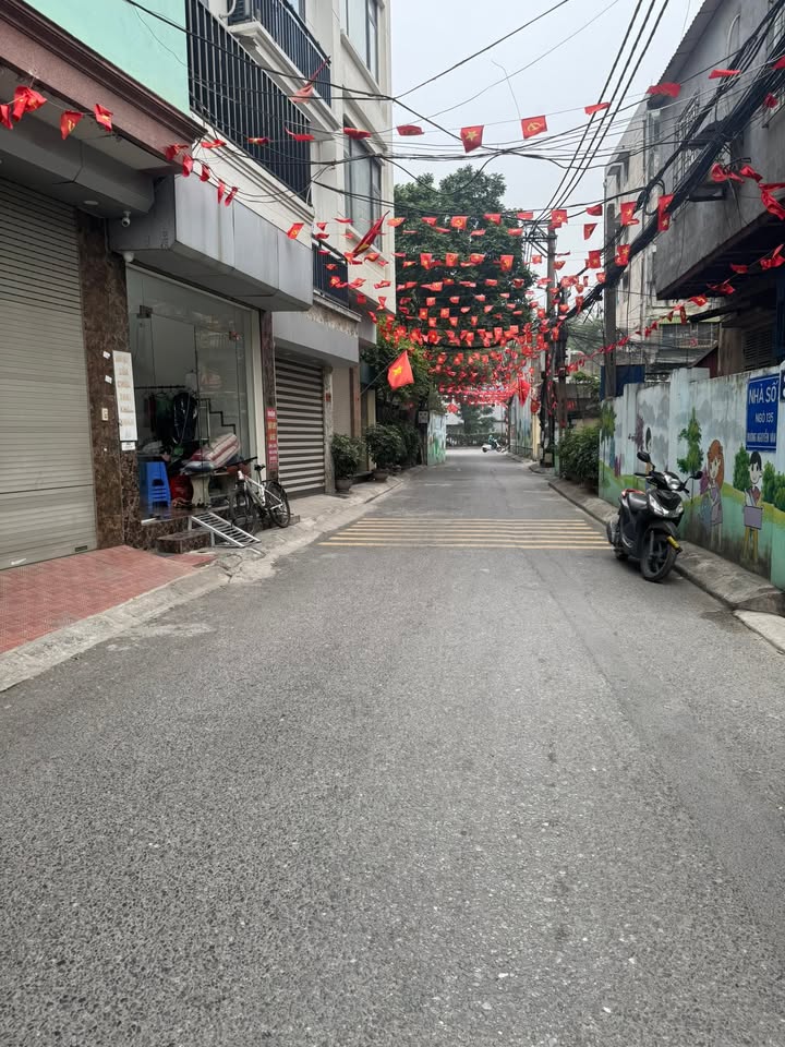 Nhà phố Nguyễn Văn Cừ Bồ Đề 63m² giá 11.5 tỷ - Sẵn sàng vào ở ngay!