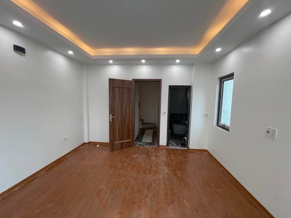 Nhà mới xây 6 tầng tại Đại Cát, 35m², giá 6 tỷ - Ô tô vào nhà!