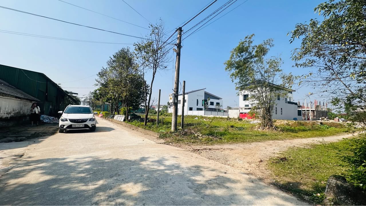 Đất nền Thôn Trung Hòa, Hà Tĩnh 216m² - Hướng Nam, 2 mặt tiền đẹp