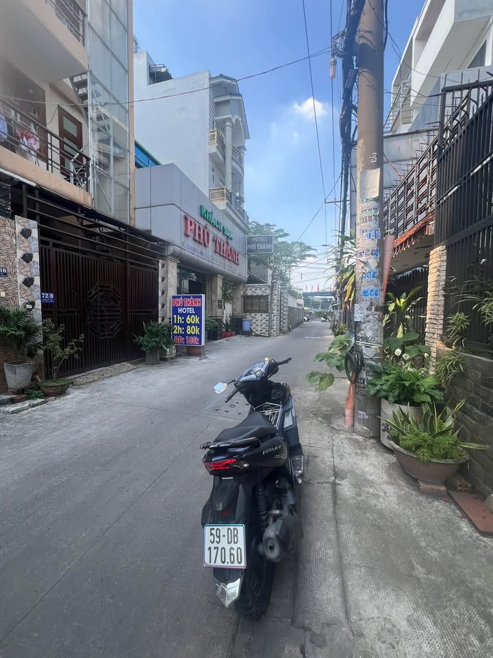 Bán khách sạn phố Dương Đức Hiền 123m² giá 16.5 tỷ - Đầu tư sinh lời ngay!