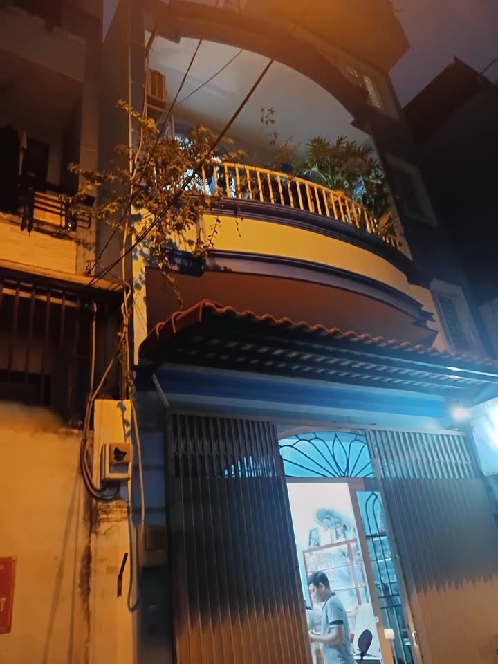 Nhà phố Lũy Bán Bích, Quận Tân Phú 40m² chỉ 5.5 tỷ - Hẻm xe hơi rộng rãi!