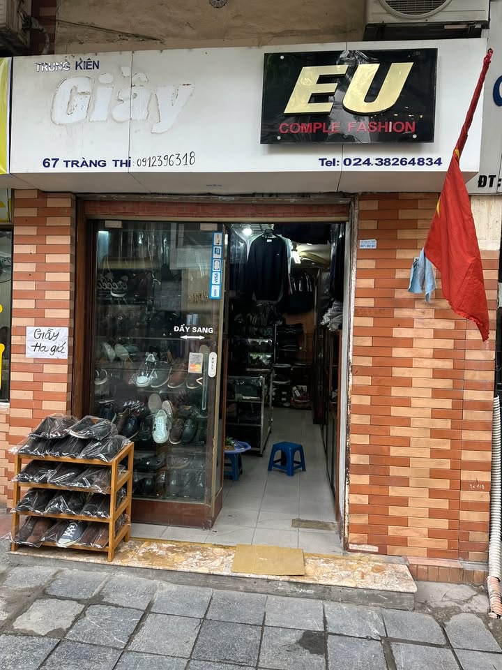 Cửa hàng cho thuê mặt phố Tràng Thi, Hà Nội 15m² giá 12 triệu - Vị trí đắc địa, đông khách!