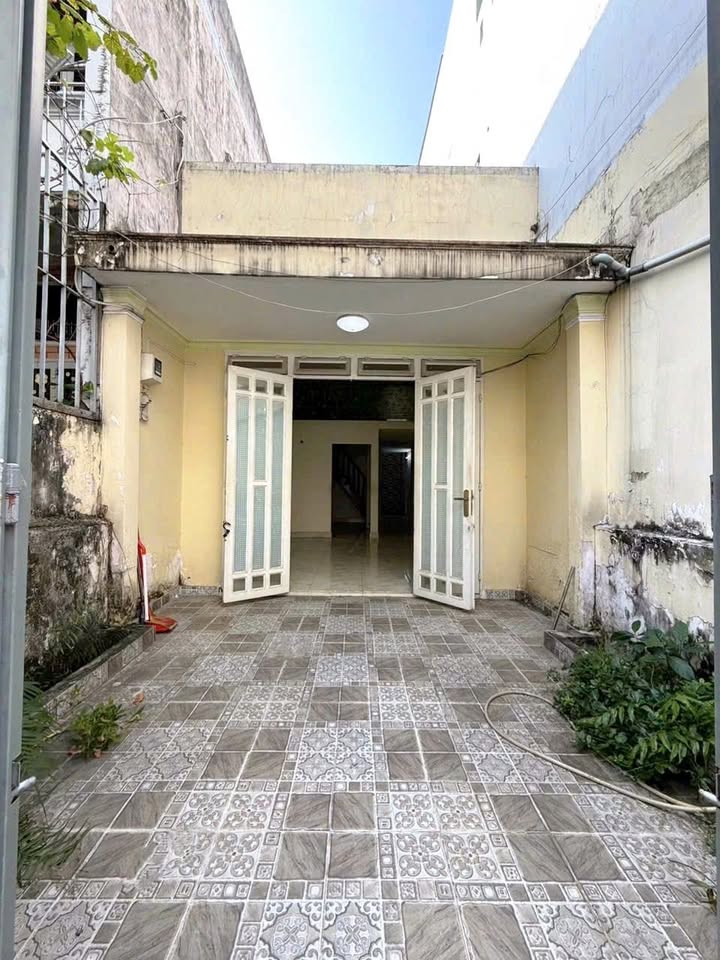 Nhà hẻm 4m Lý Tuệ, Tân Quý, Tân Phú 64.5m² giá 6.35 tỷ - Sổ hồng có sẵn!