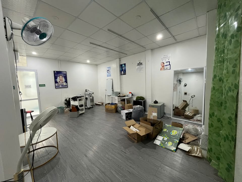 Cho thuê văn phòng Ngõ 11 Thái Hà 50m² giá 7 triệu - Di chuyển thuận lợi!