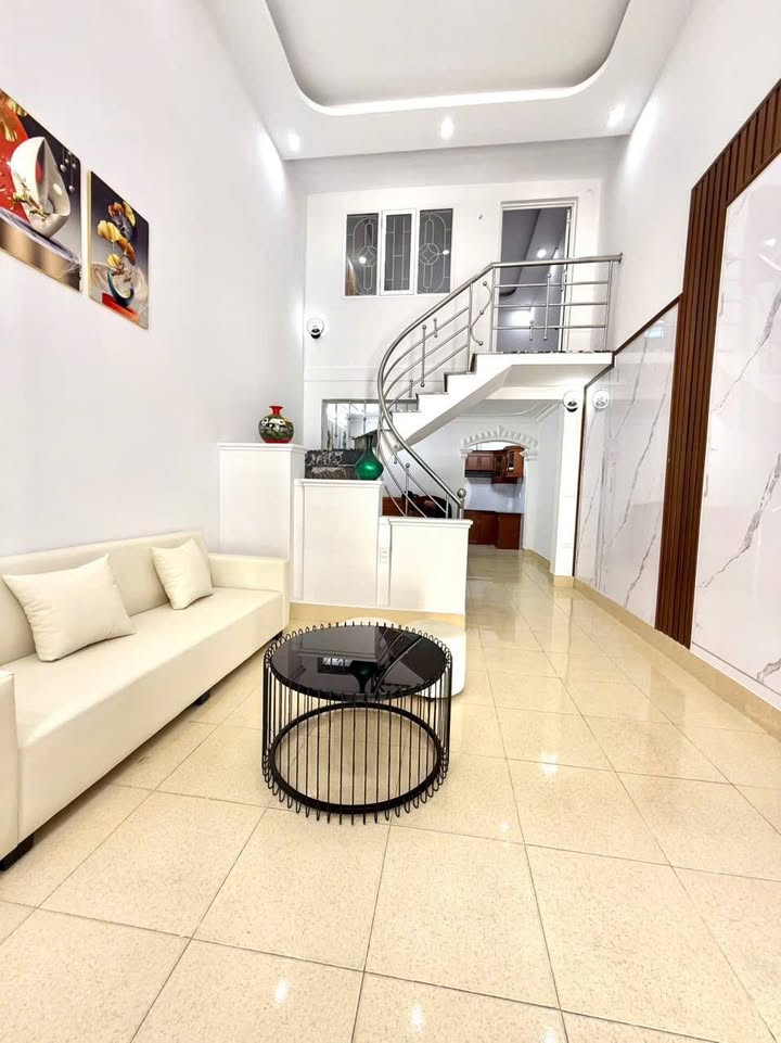 Nhà 2 tầng đường Thiên Lôi 46m² giá 2.55 tỷ - Gần chợ, trường học!