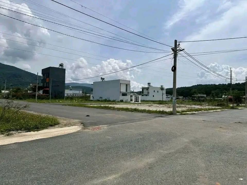 Đất thổ cư tại Thạnh Mỹ, Đơn Dương, 100m² giá 1.05 tỷ - Ngay trung tâm tiện ích!