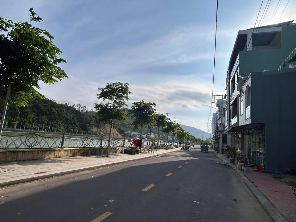 Đất 2 mặt tiền tại Phường Nhơn Bình, Quy Nhơn 80m² giá 4.2 tỷ - Cơ hội đầu tư tuyệt vời!