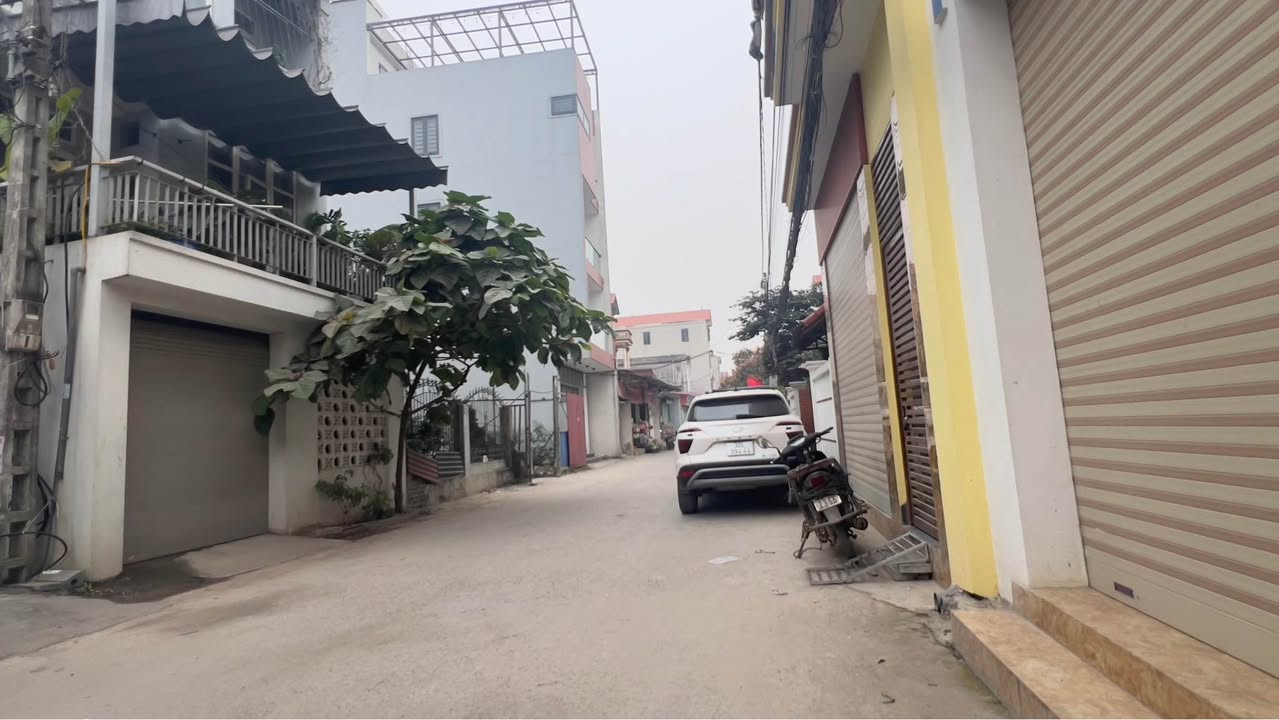 Nhà 3 tầng Thượng Cát, Bắc Từ Liêm 196m² - Vị trí đắc địa, tiện ích đầy đủ!