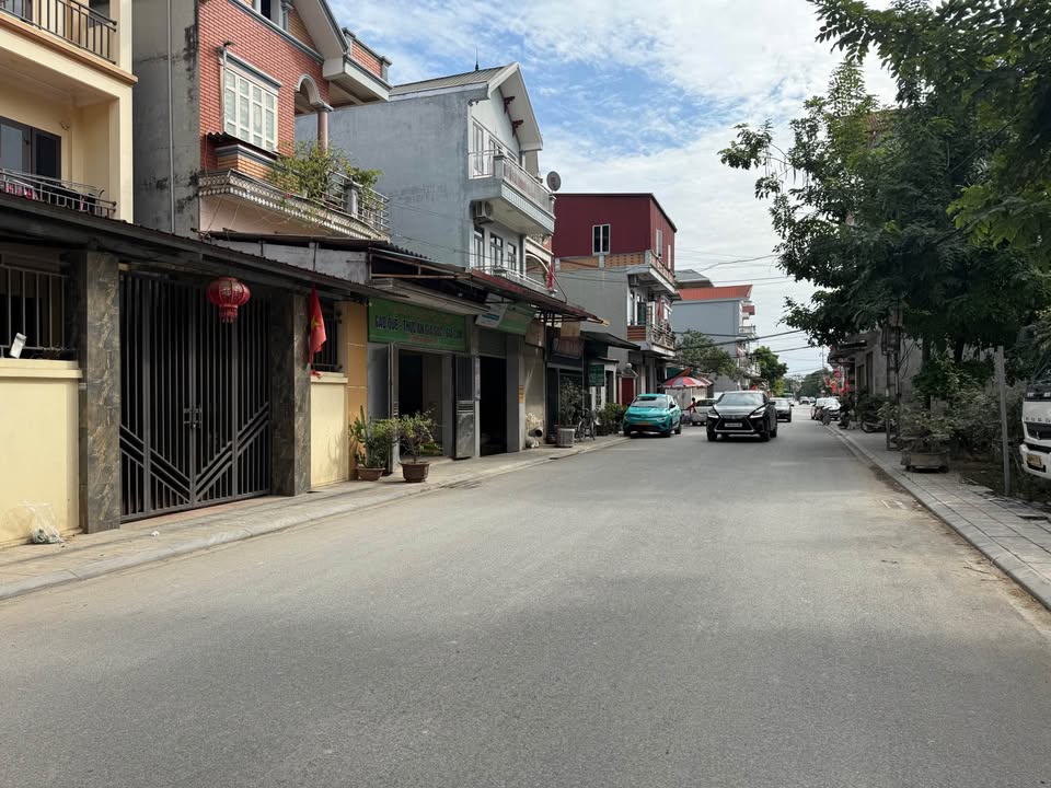 Đất kinh doanh Uy Nỗ, Đông Anh 90m² giá 8 tỷ - Sổ đỏ chính chủ, ô tô tránh