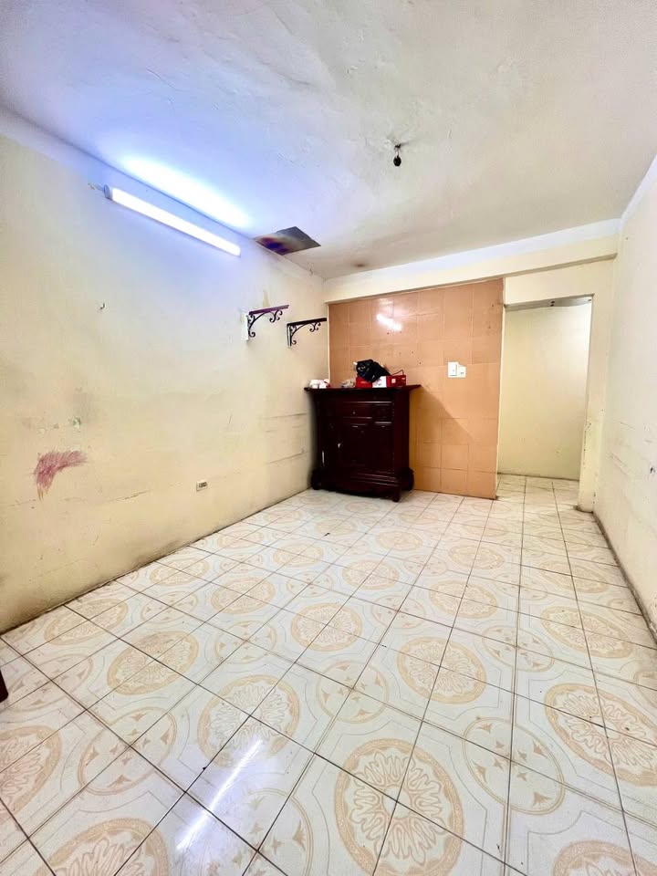 Căn hộ Nguyễn Chí Thanh 60m² giá 3.7 tỷ - Chính chủ, ô tô đỗ chân cầu thang!