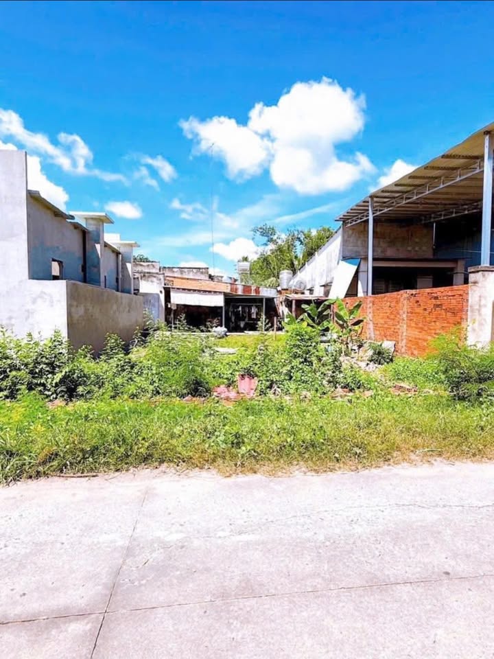 Đất thổ cư Khu phố Thanh Sơn, Tây Ninh 126m² giá 638 triệu - Cơ hội đầu tư tuyệt vời!
